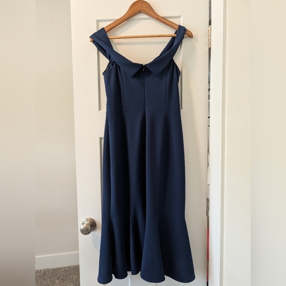 Gal Meets Glam Tyler Scuba Navy Blue Dress Off Shoulder Mermaid 4 - Picture 3 of 7